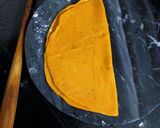 A picture of step 2 of Masala Paratha.