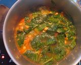 Foto del paso 4 de la receta: Sopa de espinacas y garbanzos con cúrcuma