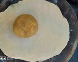 A picture of step 5 of Maharashtrian puran poli.
