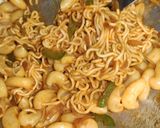 A picture of step 4 of Macaroni wali Maggi Noodles.