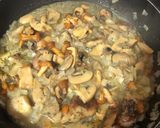 Foto del paso 1 de la receta: Risotto con setas y gambas 🍄 🍤