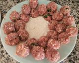 Foto del paso 3 de la receta: Albóndigas guisadas con calamares y verduras de Marisa Marcos Ortega