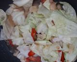 Foto langkah ke 4 dari resep Tumis ayam kubis.