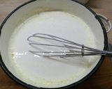 Tejfölös karalábéleves csirkeaprólékkal recept fázis 3 fotója