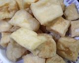 Foto langkah ke 4 dari resep Cara Menggoreng Tahu Susu.