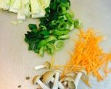 A picture of step 1 of [15-Minute] Late-Night Snack: Vegetable and Egg Udon.