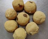 A picture of step 2 of Besan Suji ke Ladoo.