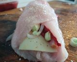 Foto del paso 3 de la receta Pechuga de pavo rellena con patatas deluxe y salsa de piquillos