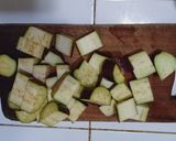 Foto langkah ke 1 dari resep Udang Terong Sambel Daun Jeruk.