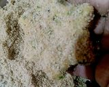 A picture of step 5 of Cheesy cauliflower fritters.