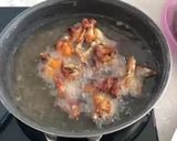 A picture of step 1 of Fried Frog with Garlic and Pepper.