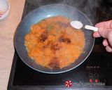 Φωτογραφία βήματος 7 της συνταγής “Carrot Pizza”, με gouda και κόκκινο κρεμμύδι