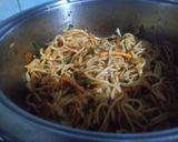 व्हेज नूडल्स (veg noodle recipe in marathi) रेसिपी स्टेप 2 फोटो