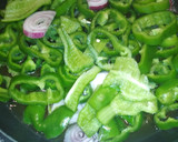 Foto del paso 1 de la receta: Tacos de bacalao sobre cama de pimientos y cebolla