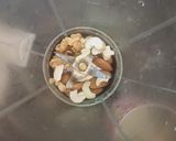 A picture of step 1 of Dry fruits lassi.