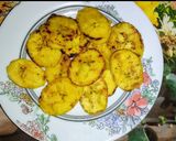 A picture of step 2 of Fried plantains.