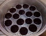 Foto langkah ke 13 dari resep Muffin Custard Cokelat Kukus.