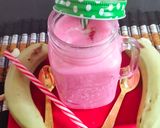 A picture of step 3 of Banana milk shake.