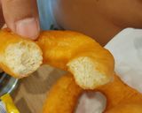 Foto langkah ke 4 dari resep Donat Tanpa Ulen Simple.