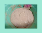 Foto langkah ke 3 dari resep Bolu Pisang No Mixer.