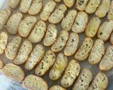 Foto del paso 2 de la receta: Tostones de Pan con Aceite y Sal