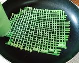 Gambar langkah 5 resipi Roti Jala Pandan & Sos Pandan.