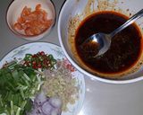 รูปขั้นตอนการทำที่ 2 ของ ยำไข่เจียว # อาหารไทยง่ายๆ