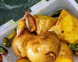A picture of step 1 of Prawn Potato Masala Curry.
