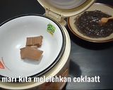 Foto langkah ke 3 dari resep Oreo Lava Cake Cuma 2 Bahan Masak di Rice Cooker no egg no oven.