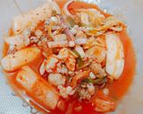 Hình bước làm 7 của món Tokbokki mực kim chi của Mei