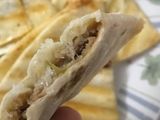 صاج باللحمة والجبن