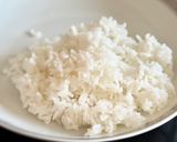 Une image de l'étape 3 de Riz au Poisson Lotte Poêlé, Pousses de Pois et Concombre.