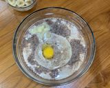 Foto langkah ke 3 dari resep Oatmeal Panggang - Stroberi Pisang.