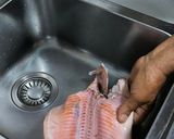 Foto del paso 1 de la receta: Pescado al horno marinado a la moruna