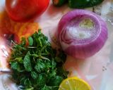 A picture of step 1 of Fresh tomato salsa.