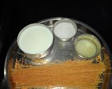 A picture of step 1 of Vermicelli Kheer.