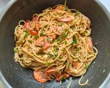 Gambar langkah 3 resipi Pasta Aglio Olio.