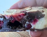 Une image de l'étape 5 de Une tablette chocolat blanc et noirs et fruits rouges 🍫.