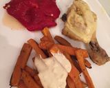 Édesburgonya tejfölös fokhagymás combbal recept fázis 3 fotója