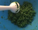 A picture of step 3 of Crushed peas, with mint, garlic and shallots.
