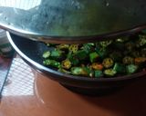 A picture of step 5 of Crispy Bhindi fry.
