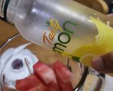 Foto langkah ke 3 dari resep Es lolypops Semangka Lemon.