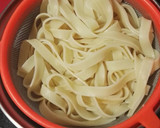 Foto del paso 1 de la receta: Cintas/tallarines con acelgas y pollo