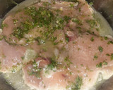 Foto del paso 2 de la receta: Pechuga al ajillo con papas cocidas y mojo canario
