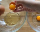 Hình bước làm 1 của món Bánh Bông Lan Sốt Phô Mai