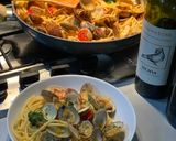 Foto del passaggio 3 della ricetta Spaghetti con vongole e tartufi di mare