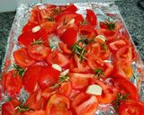 Foto del paso 2 de la receta: Tomates Confitados al Romero y Ajo