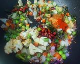 A picture of step 4 of Indori Poha.