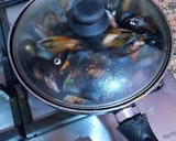 Foto del paso 3 de la receta: Mejillones al vapor en salsa de fish masala, mantequilla y ajos