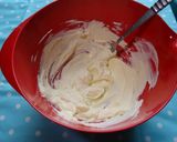 A picture of step 2 of Eton Mess Cheesecake.